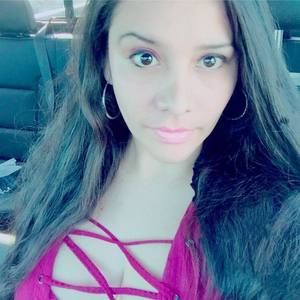 Meet your Posher, Cynthia